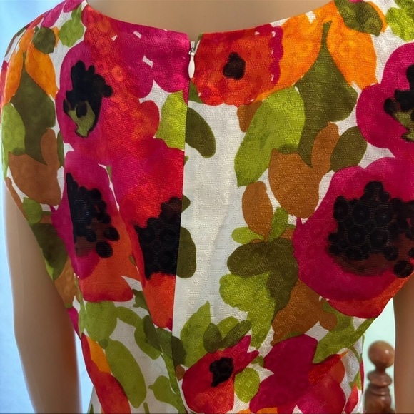 ST. JOHN SILK BLOUSE SIZE 8 IN BEAUTIFUL MULTIPLE COLORS - Picture 3 of 6